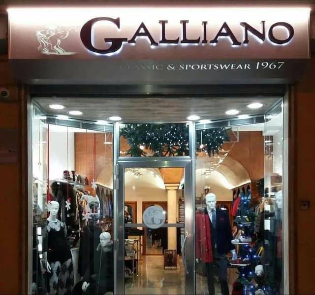 Abbigliamento Galliano 1967 - Immagine 1
