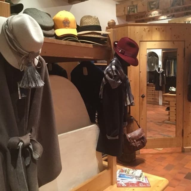 Abbigliamento Ghedina Zuccaro - Immagine 1