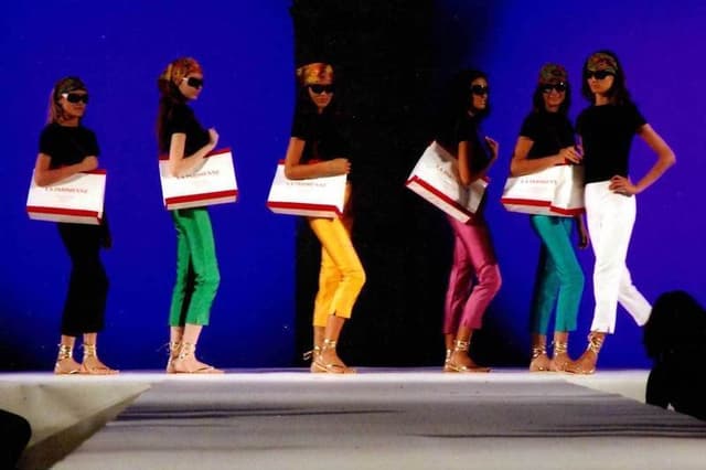 Abbigliamento La Parisienne - Immagine 1