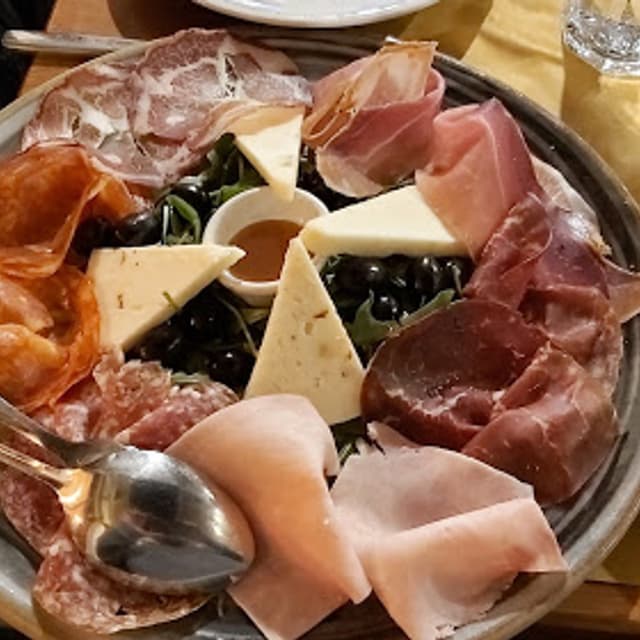 Antica Pizzicheria Ruggeri - Immagine 2