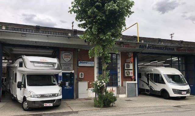 Autocarrozzeria Nuovo Jolly S.a.s. - Immagine 1