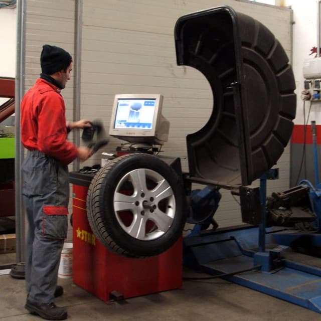 Autofficina Auto 3 - Immagine 2