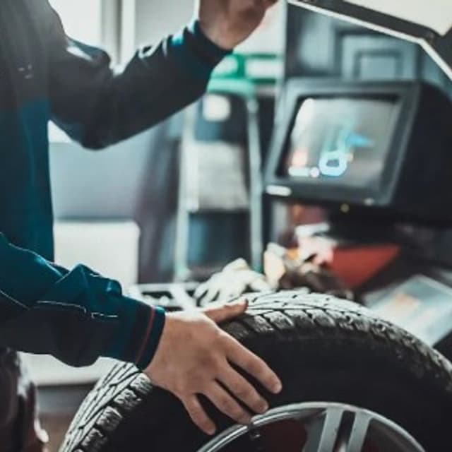 Azzolini e Sottocorno - Autofficina - Gommista - Immagine 1