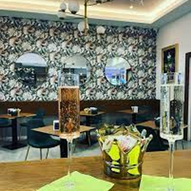 Bar Tabaccheria Queen B - Immagine 1