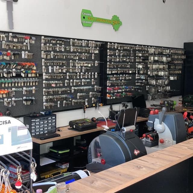 Chiama Schiavi Chiavi e Serrature - Immagine 2