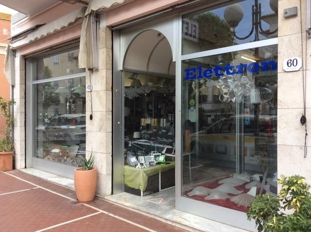 Elettron - Immagine 1