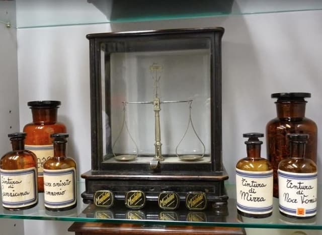 Farmacia Santi Cosma e Damiano - Immagine 2