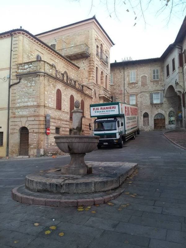 F.lli Ranieri Autotrasporti - Immagine 1