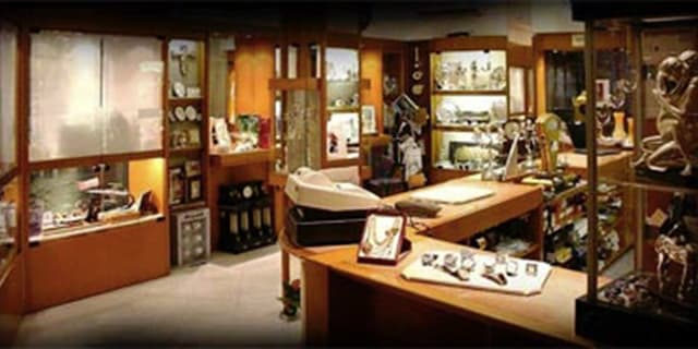 Giacomelli Gioielleria Orologeria - Immagine 1