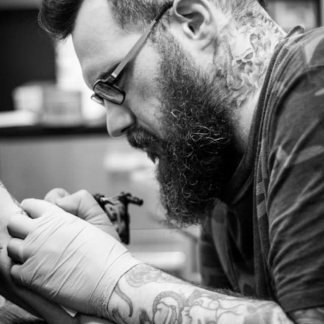 Holy Light Tattoo Shop - Immagine 1