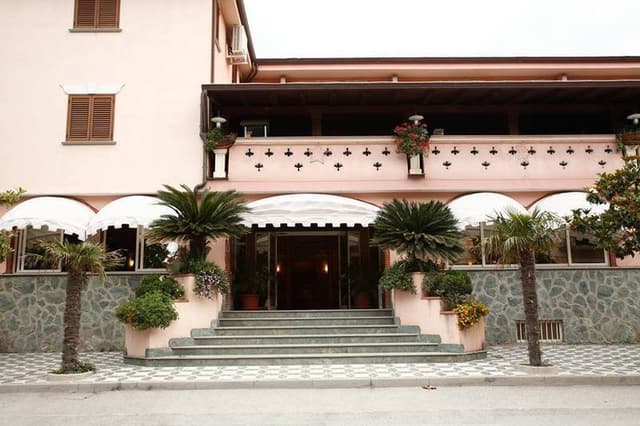 Hotel Ristorante Canada - Immagine 1