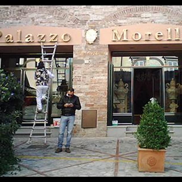 La Fluorescente - Immagine 1