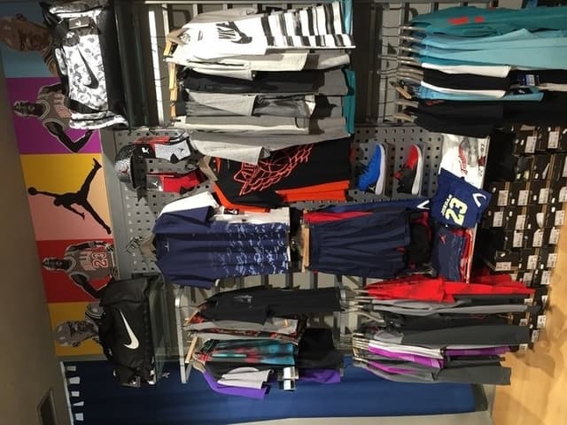 Lucarelli Sport  Centro Commerciale Coop - Immagine 2