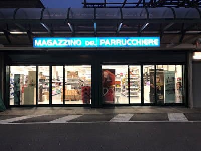 Magazzino del parrucchiere - Immagine 1