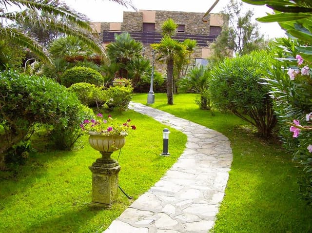 2m Giardinieri di Zaharia Victor - Immagine 1