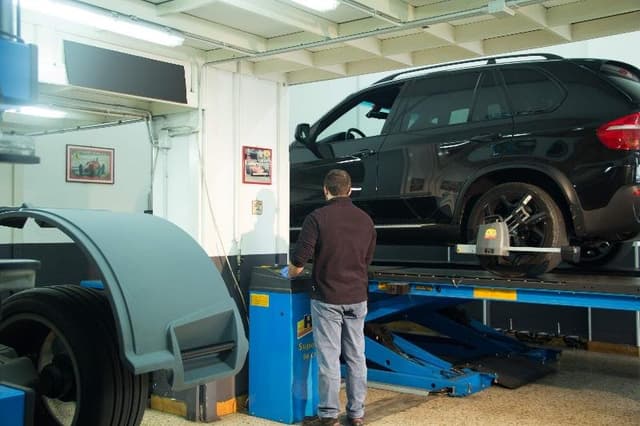 Autofficina Abbinante Bari - Revisione Veicoli - Immagine 2