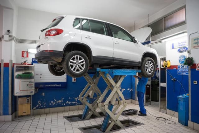 Autofficina e Centro Revisioni Lombardo Giuseppe - Meccanico Palermo - Immagine 2