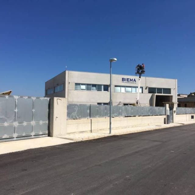 Az Legno Falegnameria-Arredi su Misura-Cucine Infissi-Porte-Gazebo - Immagine 2