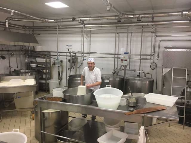 Caseificio Asseliti Domenico e De Fato - Immagine 1