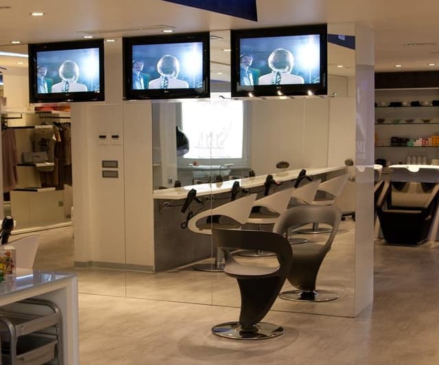 ...Issimi Parrucchieri - Immagine 1