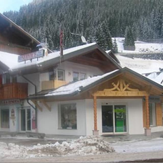 Noleggio Sci La Zondra - Immagine 1