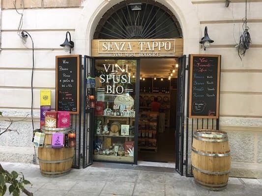Senza Tappo - Senza Tappo Giusto un calice -Pub Vineria Vini Sfusi - Immagine 1