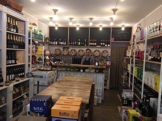 Senza Tappo - Senza Tappo Giusto un calice -Pub Vineria Vini Sfusi - Immagine 2