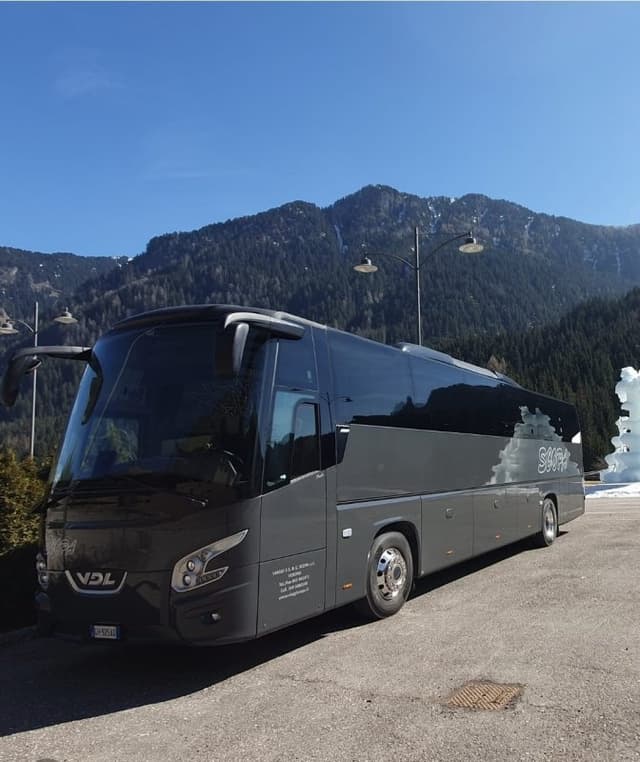 Viaggi Scopa Noleggio Bus Pullman e Auto con Conducente - Immagine 1