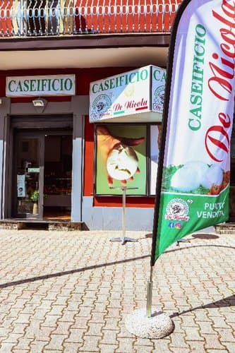 Caseificio De Nicola - Mozzarella di Bufala - Caserta