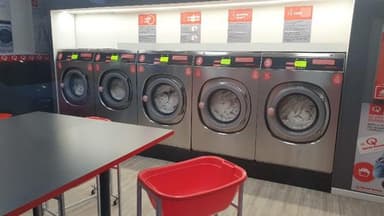 Speed Queen Lavanderia Self Service Via Cesare Vivante 74/76